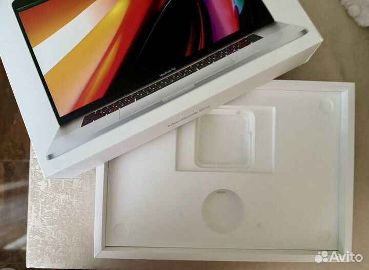 Коробка для MacBook Pro 16-inch 2019