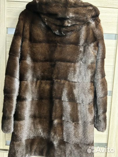 Продам норковую шубу поперечная