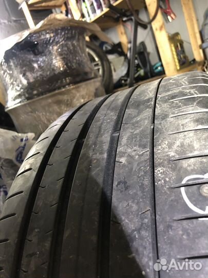 Pirelli P Zero PZ4 255/35 R19 96Y