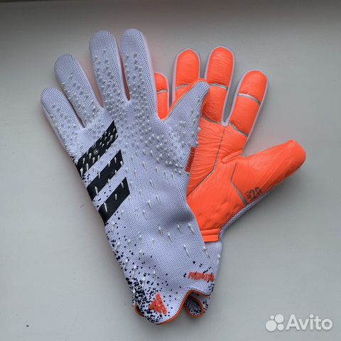 Вратарские перчатки