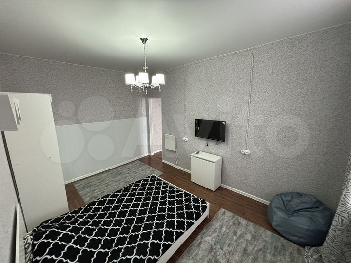 3-к. квартира, 57,1 м², 1/4 эт.