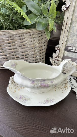 Антикварный соусник на подставке Johnson Bros