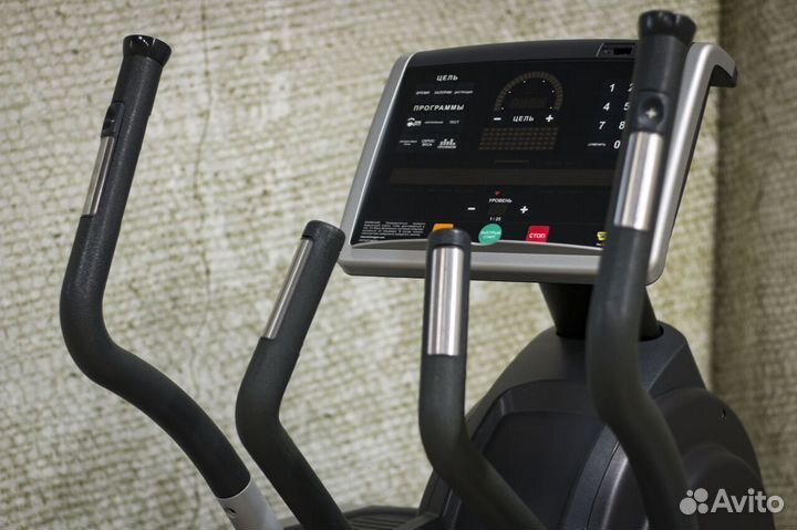 Эллиптический тренажер Technogym Vario Excite