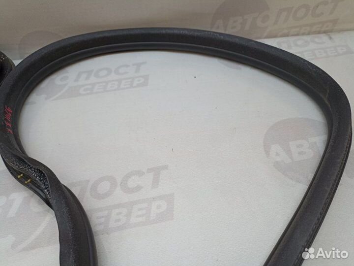 Уплотнитель проема задний правый Peugeot 308 4A