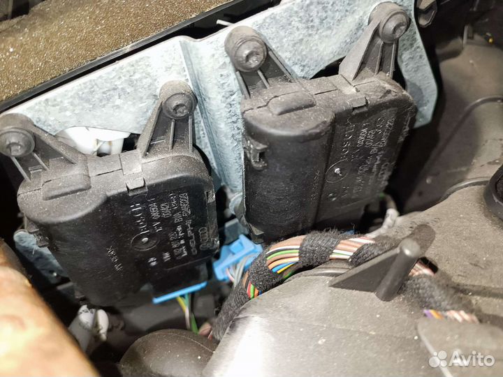 Моторчик заслонки Печки Туарег