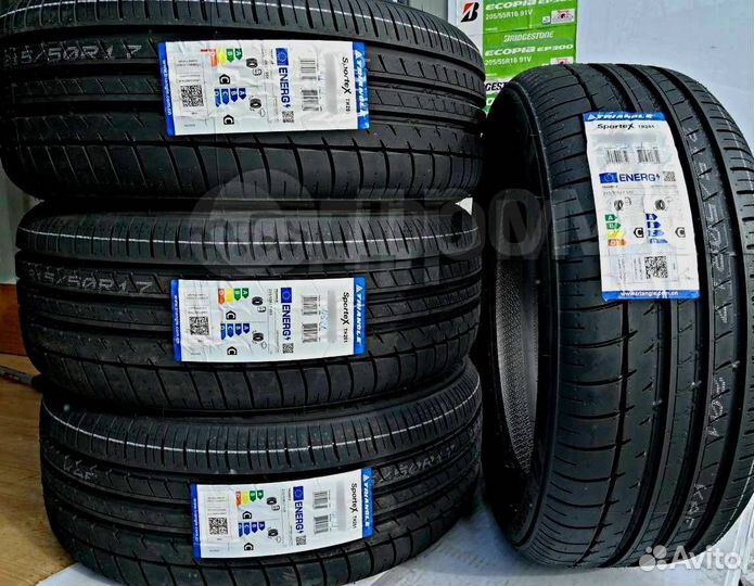 Triangle Sports TH201 255/40 R18 99Z