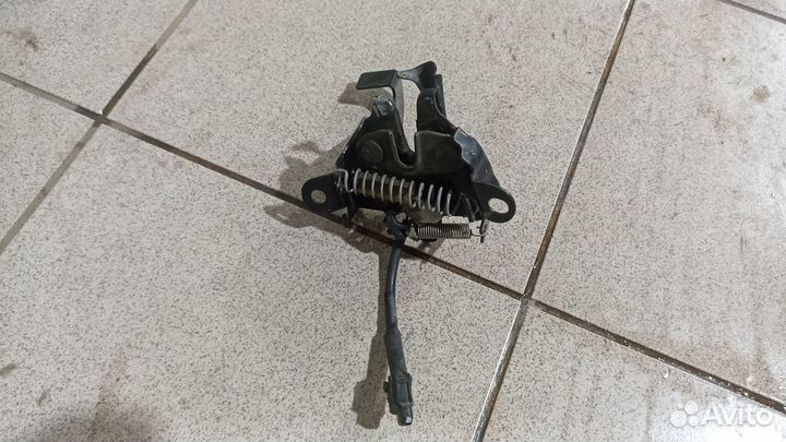 Замок капота Лексус Lexus RX300 AWD