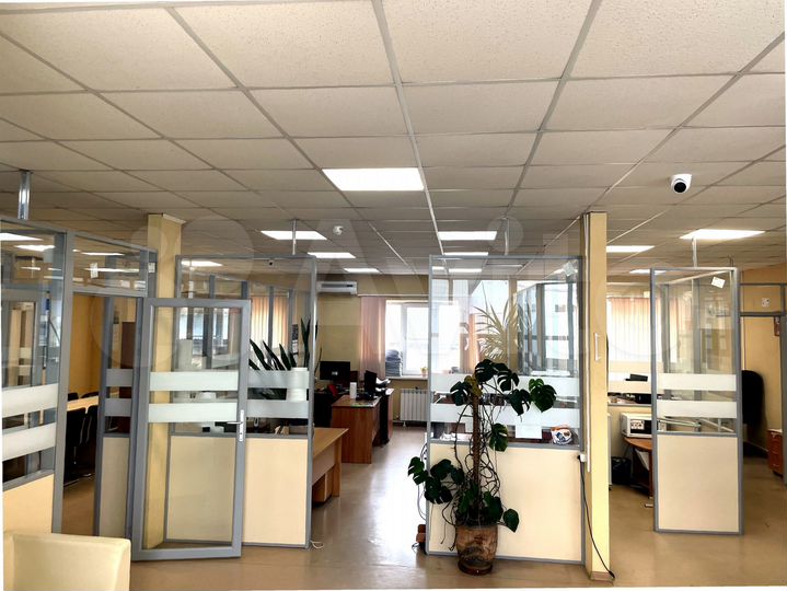 Складские помещения 167 и 151 м² + Офис 140 м²