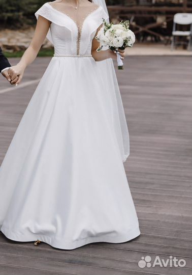 Свадебное платье