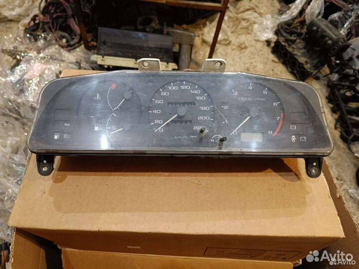 Панель приборов (щиток) Nissan Primera P10