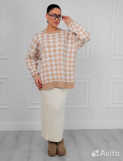 Свитер женский бежевый