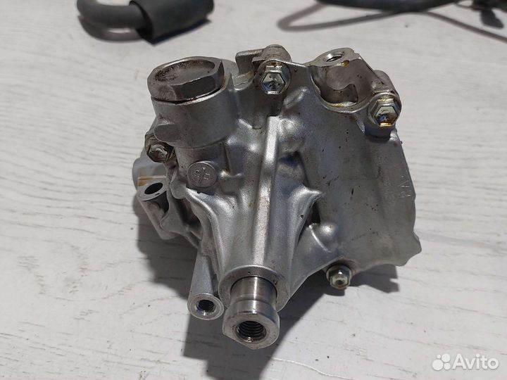 Toyota Rav4 XA50 Насос масляный