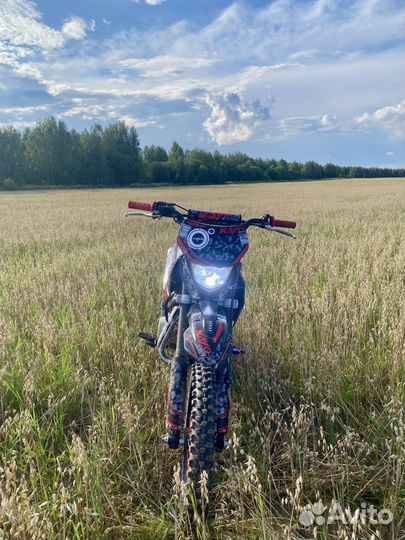 Kayo basic YX125EM rolling moto