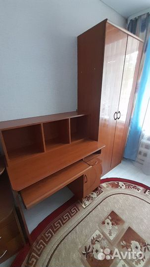 Стол со шкафом