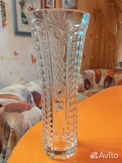 Ваза хрустальная