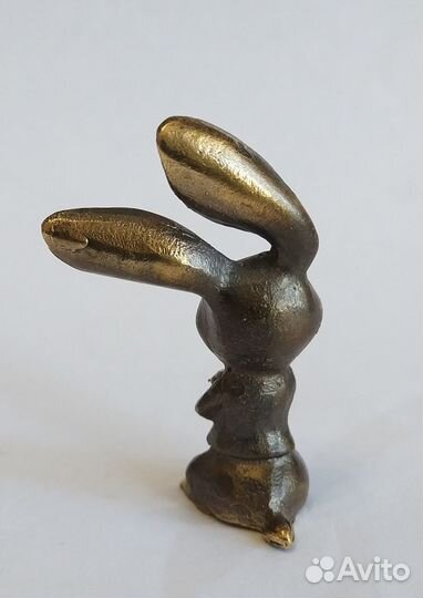 Кролики-фигурки, символ года,сувениры кролики