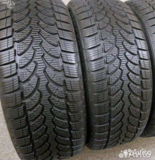 Bridgestone Blizzak LM-32 235/50 R18
