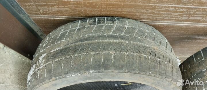 Bridgestone Blizzak VRX 215/50 R17 30G