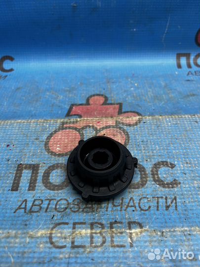 Подушка радиатора нижняя Kia Rio 4 G4FG