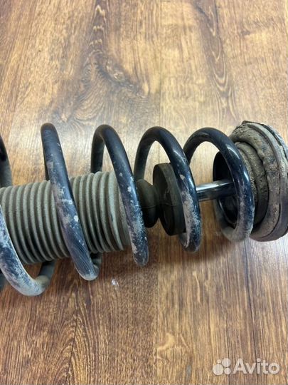 Стойка подвески задняя левая Hyundai Accent