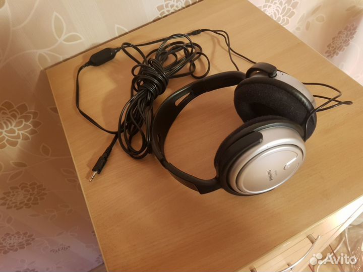 Проводные наушники Philips