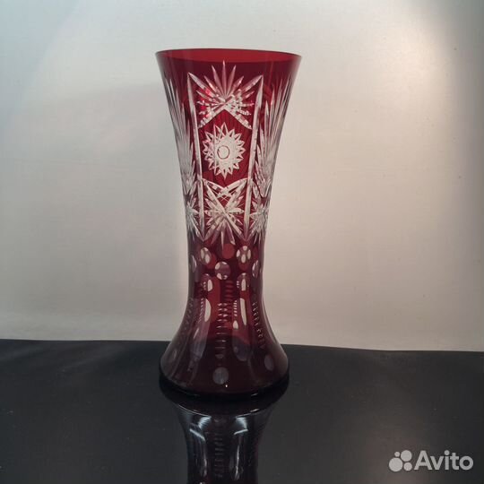 Ваза красная хрустальная германия