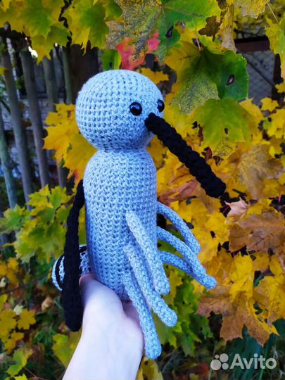 Комар вязаная игрушка