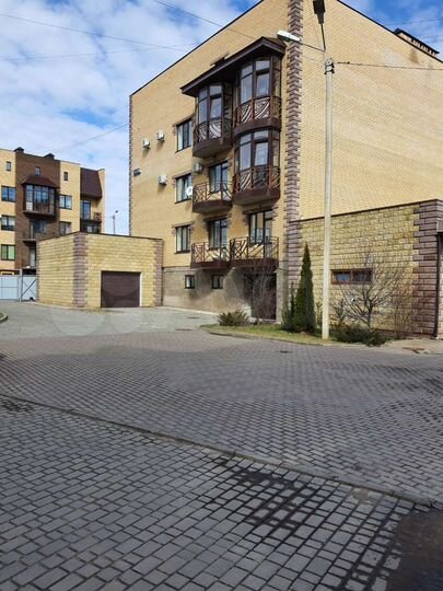 2-к. квартира, 67,7 м², 2/3 эт.