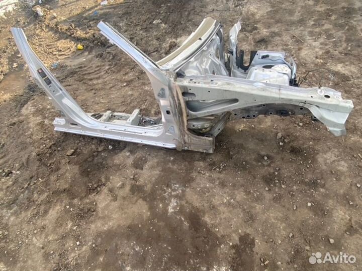 Лонжерон передний правый Mercedes-Benz E-Class