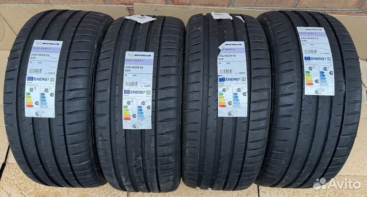 Michelin Pilot Sport 4 245/40 R18 93Y