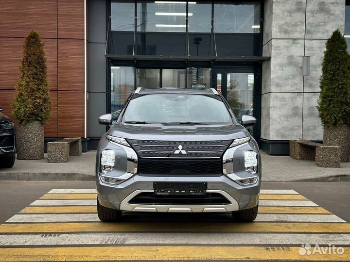 Mitsubishi Outlander 2.5 CVT, 2023, 50 км