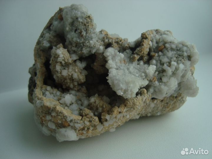 Сидерит, кальцит, пирит