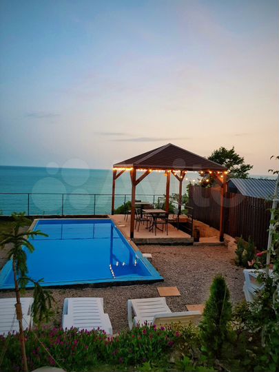 Комната 16 м² в 6-к., 2/2 эт.