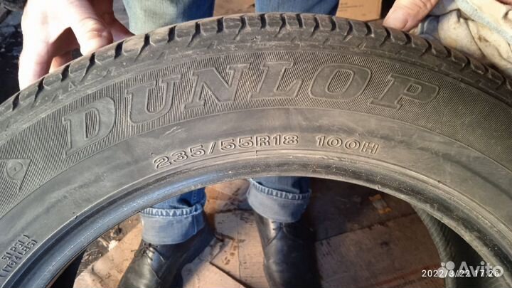 Dunlop DSV-01 235/55 R18