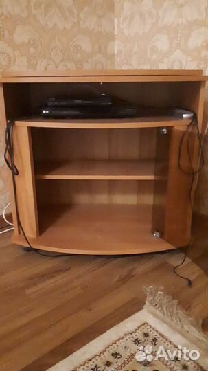 Тумба под телевизор б/у состояние очень хорошее