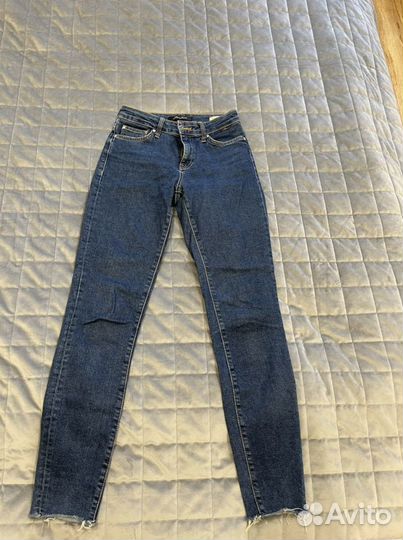 Джинсы Mavi