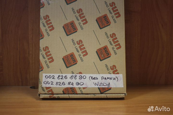 Стекло левой фары без рамки Mercedes W201