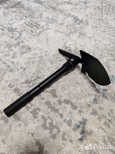 Металлоискатель с лопатой и наушниками