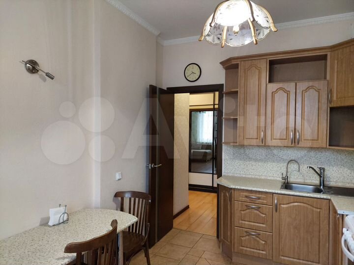 2-к. квартира, 56 м², 5/18 эт.