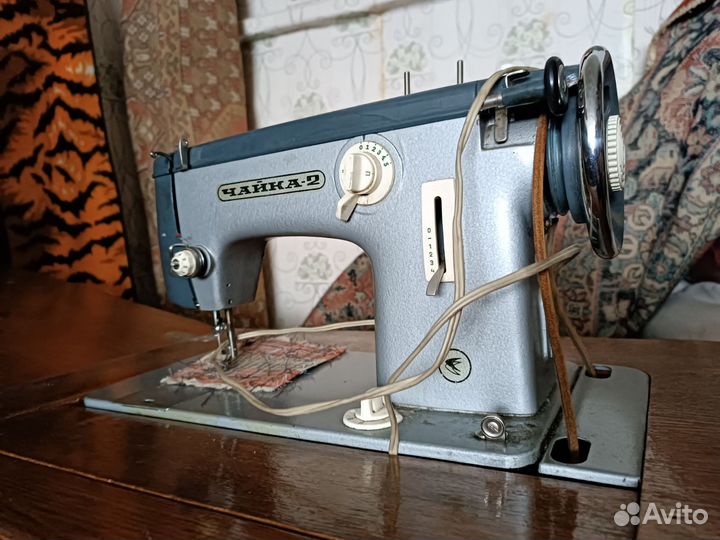 Швейная машина Чайка 2