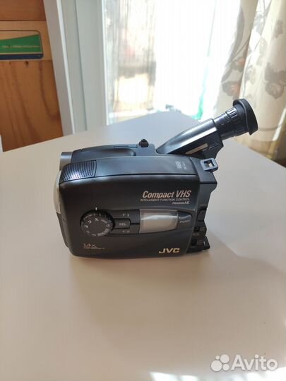 Видеокамера JVC