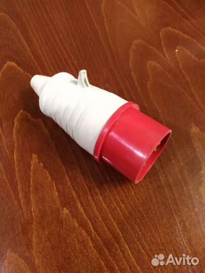 Вилка силовая 16А