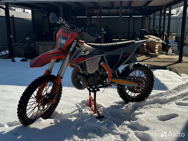 Мотоцикл GR 8 z300l 2t