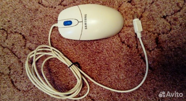 Клавиатура и компьютерная мышь Samsung