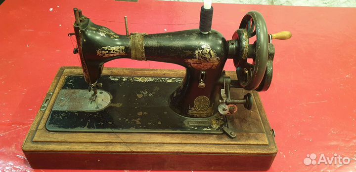Швейная машина Singer