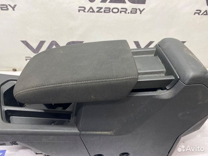 Volkswagen Tiguan 22019 VR140-301VR140-301