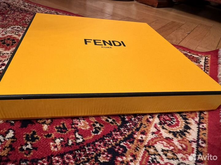 Брендовая коробка для платка fendi