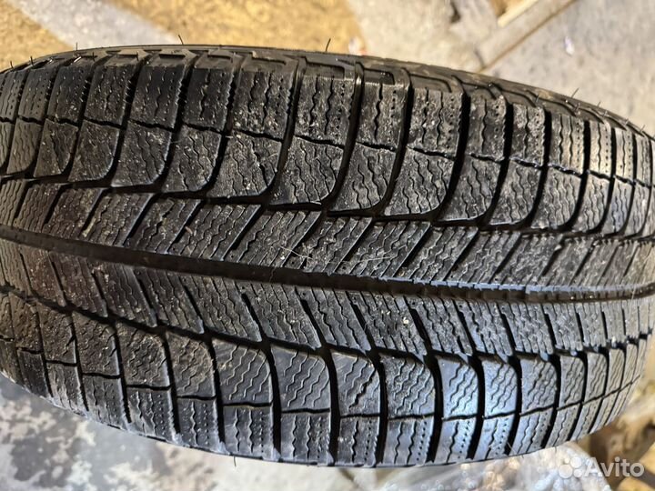 Michelin X-Ice XI3 225/50 R18