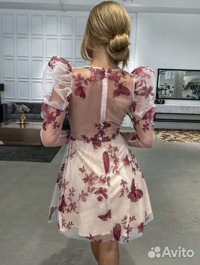 Платье с открытой спиной