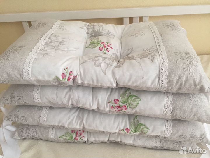 Бортики в кроватку (новые)